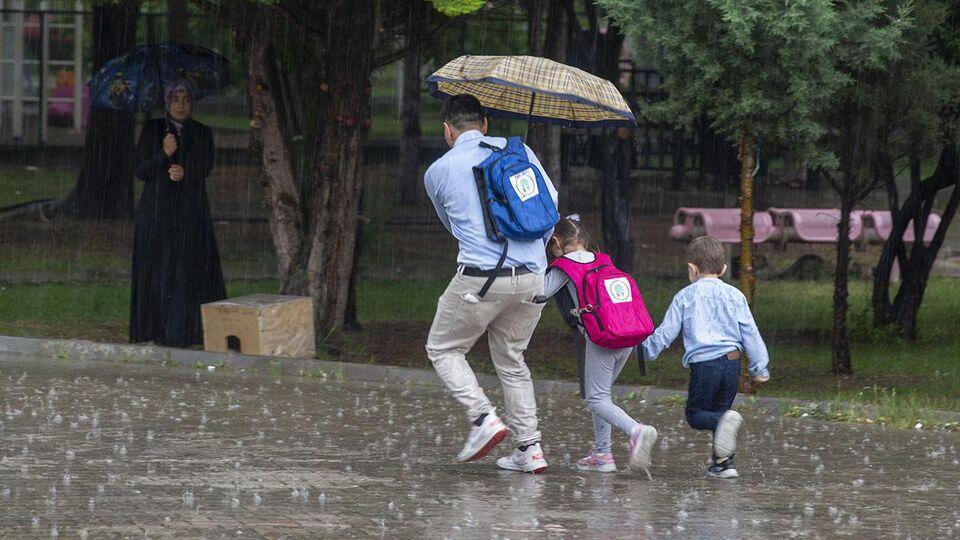 16 Ekim 2026 Cuma hangi illerde okullar tatil? İstanbul, Kocaeli ve Sakarya’da eğitim ara verildi. Yalova, Düzce ve Zonguldak’ta son durum.