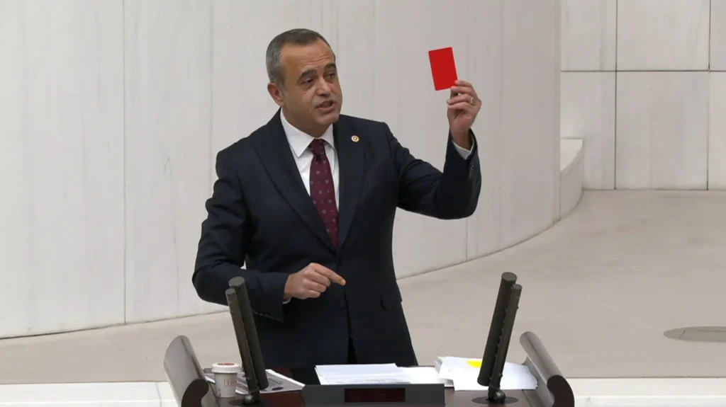 ertuğrul kaya istifa